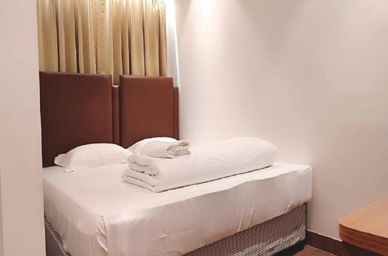 Staymaker Hotel Mohan Palace Baharampur Zewnętrze zdjęcie