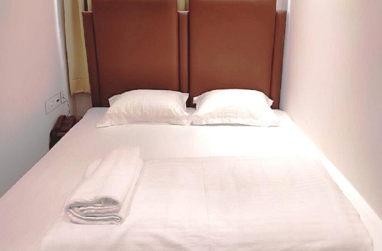 Staymaker Hotel Mohan Palace Baharampur Zewnętrze zdjęcie