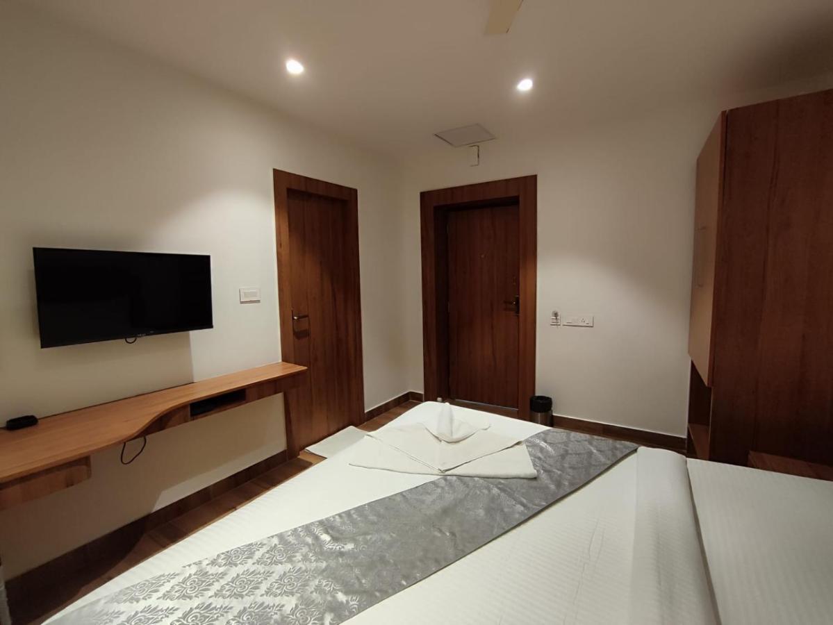 Staymaker Hotel Mohan Palace Baharampur Zewnętrze zdjęcie