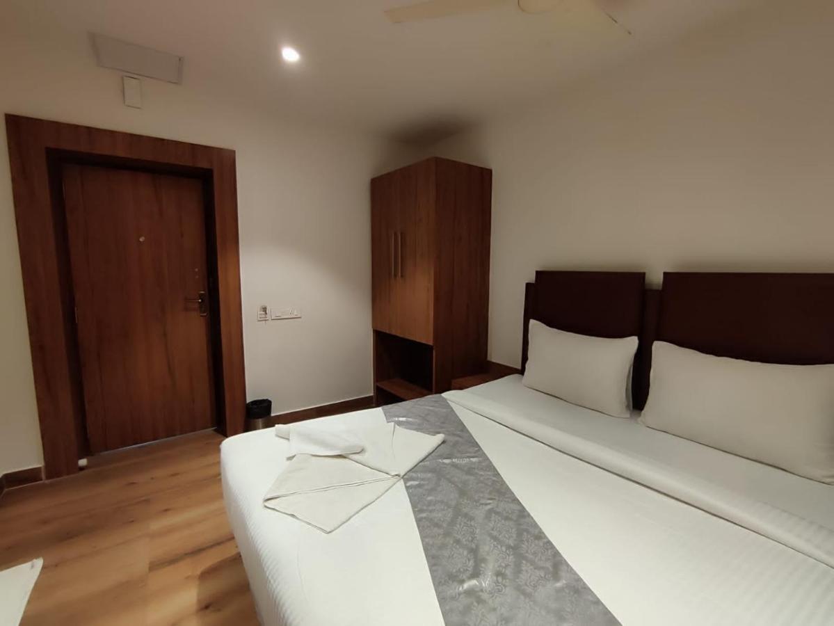 Staymaker Hotel Mohan Palace Baharampur Zewnętrze zdjęcie
