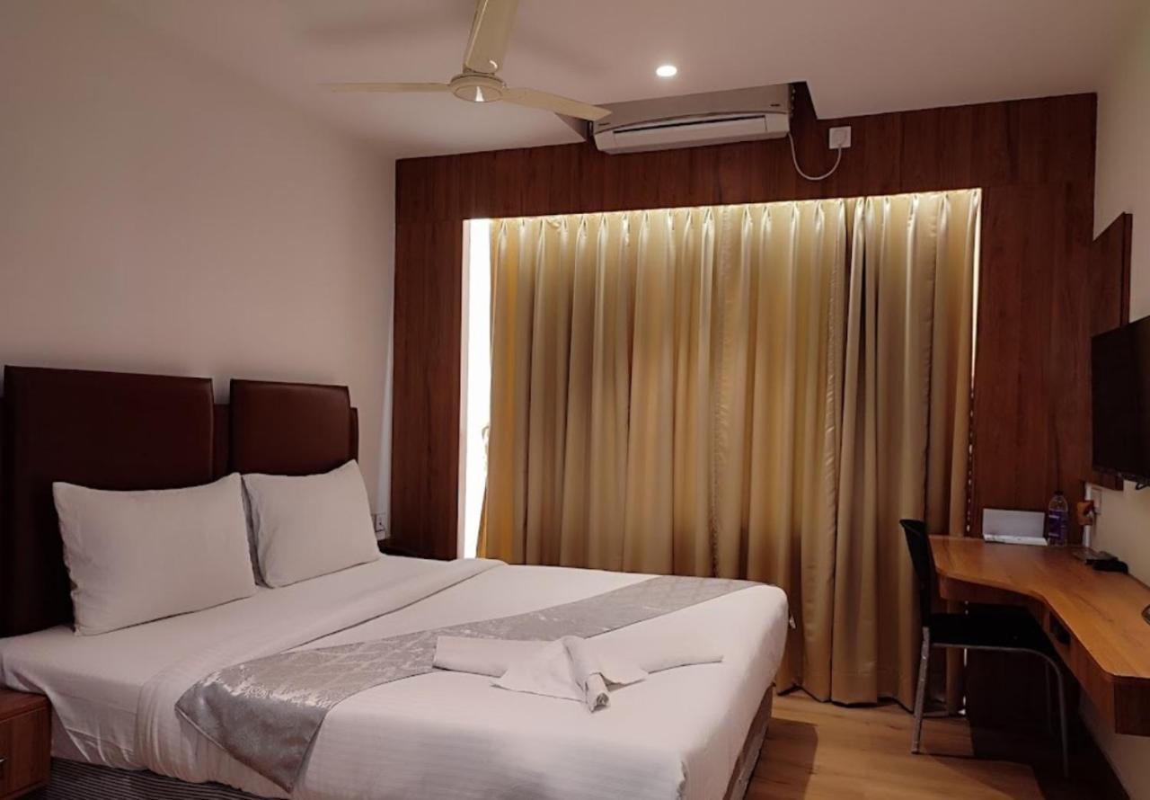 Staymaker Hotel Mohan Palace Baharampur Zewnętrze zdjęcie